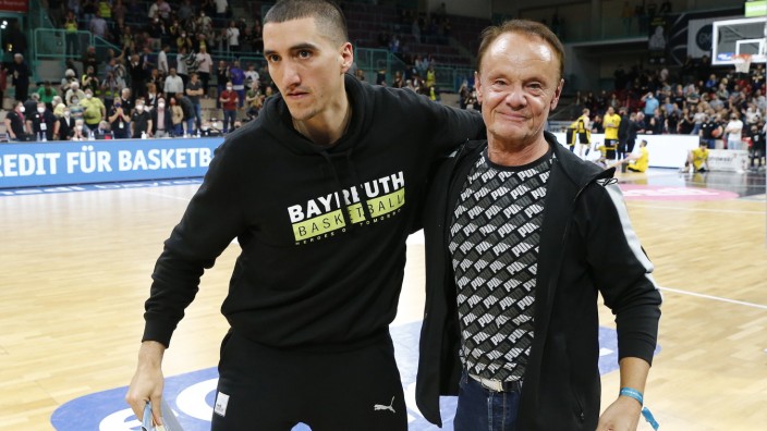 Basketball: Ende einer Ära: Carl Steiner (rechts, mit Point Guard Philip Jalalpoor) hört in Bayreuth auf.