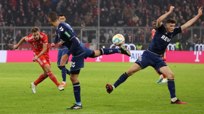 Spätes 1:1 gegen Köln: Joshua Kimmich donnert den Ball zum 1:1 ins Netz.
