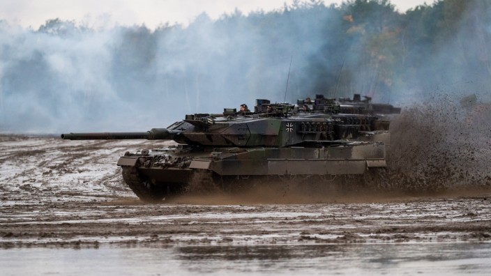 "Leopard"-Lieferung: Kampfpanzer der Bundeswehr vom Typ "Leopard 2A6".