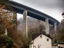 Nordrhein-Westfalen: Eine Brücke als Stolperfalle