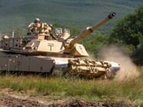 Liveblog zum Krieg in der Ukraine: Weißes Haus: USA liefern Abrams-Panzer nur wegen Druck aus Deutschland