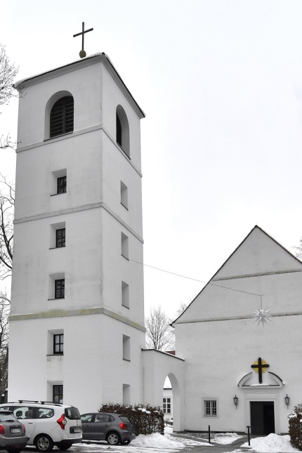 Religion: In der evangelischen Kirche in Herrsching fühlt sich Frank Krauss sehr wohl, "hier ist die Welt noch in Ordnung".