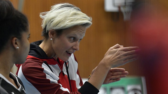 Volleyball: "Wir haben beschlossen, dass da endlich mal was passieren muss": Elena Kiesling stemmt sich gegen die gläserne Decke, die auch im deutschen Frauenvolleyball existiert.