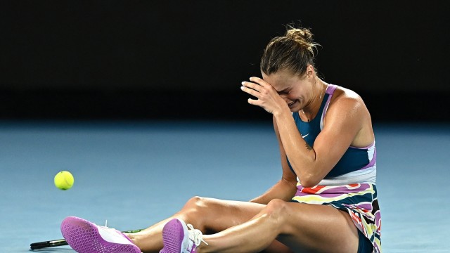 Sabalenka gewinnt die Australian Open: Neu als Grand-Slam-Gewinnerin: Aryna Sabalenka, 24, wurde nach dem genutzten vierten Matchball von ihren Emotionen durchgeschüttelt.