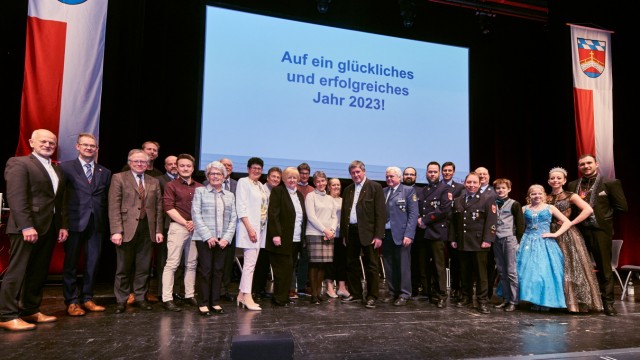 Fürstenfeldbruck: Ausgezeichneter Start ins Jahr 2023: Traditionell werden beim Neujahrsempfang Bürgerinnen und Bürger geehrt für ihr ehrenamtliches Engagement, so auch diesmal.