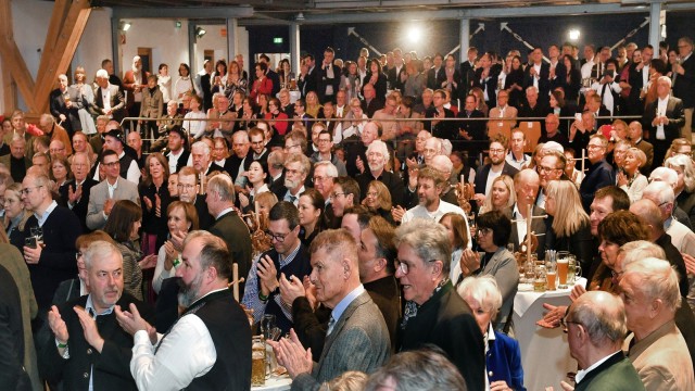 Neujahrsempfang der Starnberger CSU: Mehrfach brandete tosender Applaus im Andechser Florianstadl auf, Ministerpräsident Söder traf mit markigen Worten den Nerv des Publikums.