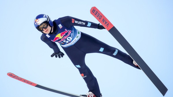 Skispringen: Andreas Wellinger im Flug