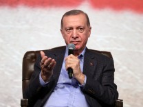 Liveblog zum Krieg in der Ukraine: Erdoğan: Türkei könnte nur Finnlands Nato-Beitritt zustimmen