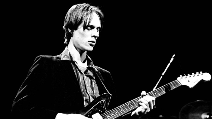 Nachruf auf Tom Verlaine: "The way you play your guitar makes me feel so masochistic": Tom Verlaine im Jahr 1978 in London.