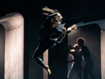 Tanztheater „Urlicht“ in Kassel: Ritt durch die Hölle