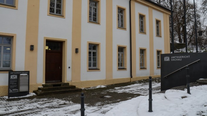 Amtsgericht Dachau: Das Sitzungsgebäude am Amtsgericht Dachau.