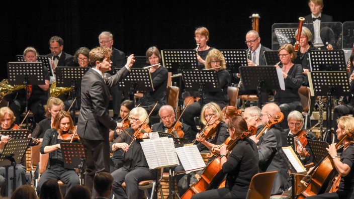 SZ-Kulturpreis Tassilo: Mozart, Haydn und jüngst sogar Bruckner: Das Philharmonische Orchester Isartal spielt in der Loisachhalle sinfonische Werke, die man sonst nur in großen Konzerthäusern hören kann.