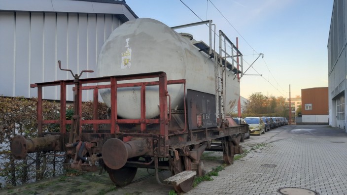 Zug-Geschichte: Vom Glanz der industriellen Vergangenheit künden heute noch Waggons, Gleise und Bahnanlagen.