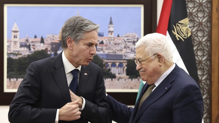 Konflikt in Nahost: Antony Blinken (l.) mit Palästinenserpräsident Mahmud Abbas in Ramallah.