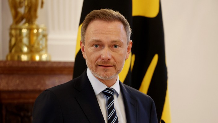 Bundeswehr: FDP-Chef Christian Lindner: "Die Wehrpflicht steht für die FDP überhaupt nicht zur Debatte."