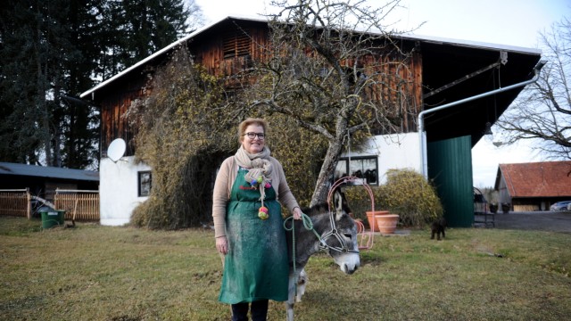 Promi-Tipps für München und Region: Alexandra von Schönberg verwaltet und vermarktet das Gut Hartschimmel als Foto- oder Filmlocation, für Hochzeiten, mit vielen Tieren und einer Buchbinder-Werkstatt.