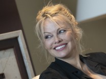 Leute: Pamela Anderson will künftig auf Schminke verzichten