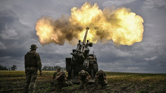 Krieg in der Ukraine: Eine von Frankreich gelieferte "Caesar"-Haubitze beim Einsatz im Donbass.