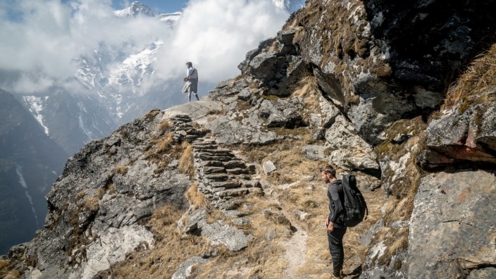 Reisebuch "Wanderlust Himalaya": Auf dem Advanced Everest Base Camp Trek, der höchstgelegenen Wanderroute der Welt, unterwegs zum Basislager des Mount Everest.