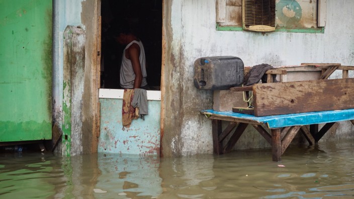 Umfrage: In Indonesiens Hauptstadt Jakarta rechnet man damit, dass die Zahl der Überschwemmungen (Bild vom Dezember 2021) durch den Klimawandel zunimmt.