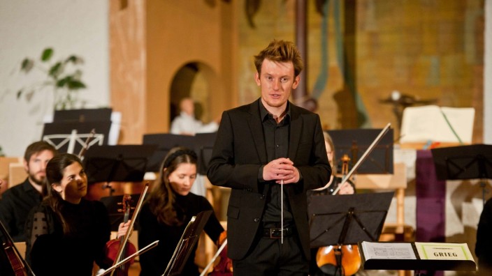 Kultur in Freising: Die Munich Classical Players mit ihrem Dirigent Maximilian Leinekugel kommen auch 2023 wieder nach Freising.