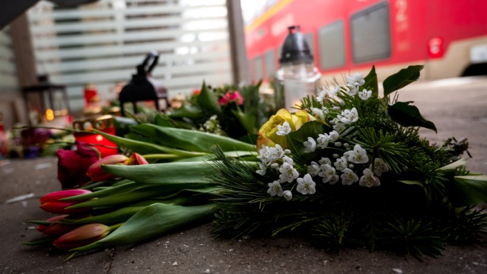 Messerattacke in Regionalzug: Bei dem Messerattentat von Brokstedt wurden zwei Menschen getötet und fünf weitere verletzt.