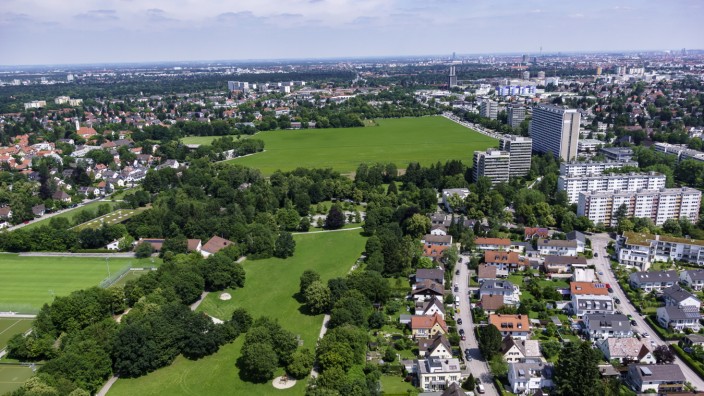 Bürger diskutieren mit: Die Parkmeile soll ein zusammenhängender Biotopverbund im Münchner Süden werden.