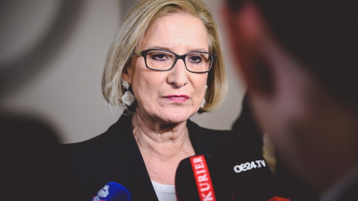 Österreich: Steht in der Kritik wegen angeblicher Einflussnahme auf den ORF Niederösterreich: Landeshauptfrau Johanna Mikl-Leitner (ÖVP).