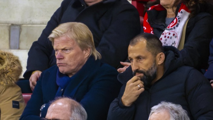 Reaktionen auf das Neuer-Interview: Das wird ein Nachspiel haben: Bayern-Vorstandschef Oliver Kahn (links) und Sportvorstand Hasan Salihamidzic kündigten ernste Gespräche mit Manuel Neuer an.