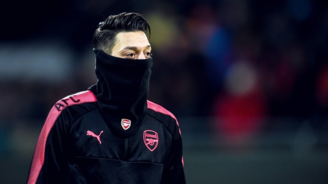 Pack of five: According to management, will continue to play football: Mesut Özil.