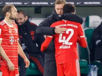 FC Bayern in Wolfsburg: Aufregender Sieg gegen die Aufregung