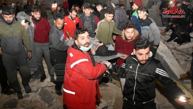 Syrien und Türkei: Rettungskräfte im syrischen Hama