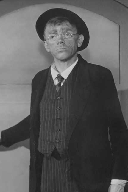 Hommage an Karl Valentin: Karl Valentin im Film "Donner, Blitz und Sonnenschein" aus dem Jahr 1936.