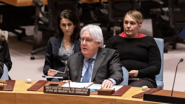 Kriegsfolgen in der Ukraine: Der UN-Sonderbeauftragte Martin Griffiths koordiniert die Nothilfe für die Ukraine - und vermutet eine hohe Dunkelziffer hinter den offiziellen Opferzahlen.