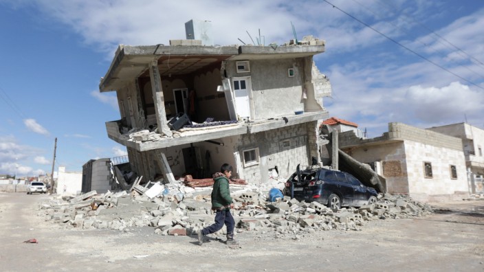 Syrien: Internationale Hilfe ist dringend erforderlich: Zerstörtes Haus im syrischen Azaz.