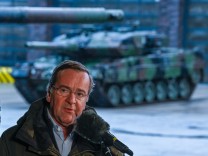 Liveblog zum Krieg in der Ukraine: Pistorius in Kiew: Ukraine erhält mehr als 100 “Leopard-1”-Panzer