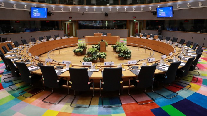 Sondergipfel: Der Sitzungssaal für den EU-Sondergipfel. Es ist fraglich, ob der Präsident der Ukraine hier bekommt, was er will.