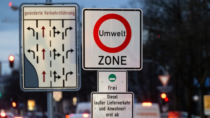 Umweltzone am Mittleren Ring: Seit Anfang Februar gilt das Fahrverbot für Diesel mit den Abgasnormen Euro 4 und schlechter auf dem Mittleren Ring.