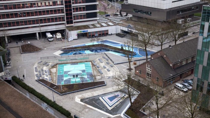 Vortragsreihe Rundflug Fliegerhorst: Ein Regenrückhaltebecken mit Zukunft: In Rotterdam wird die Retensionsfläche auch als Basketballplatz genutzt.