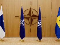Liveblog zum Krieg in der Ukraine: Finnland will über Nato-Ratifizierung beraten
