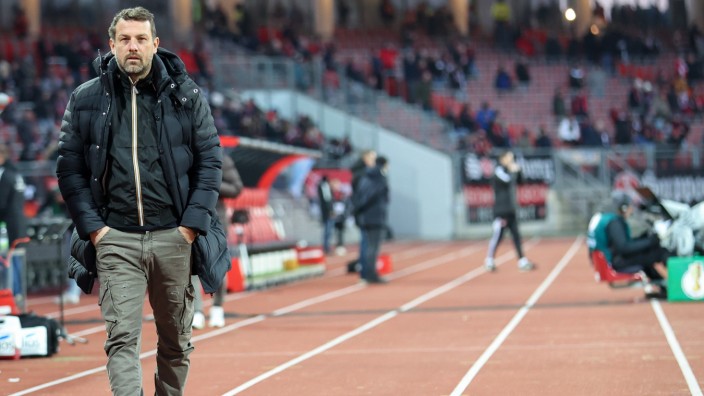 1. FC Nürnberg: "Ich hoffe wirklich und bitte darum, dass die Fans den Jungs, die sich zerreißen werden, auch die Unterstützung geben." - Trainer Markus Weinzierl.