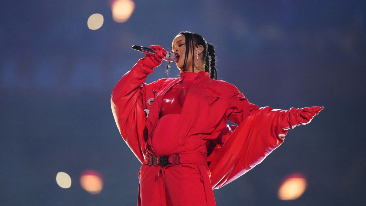 Rihanna at the Super Bowl Halftime Show – Culture