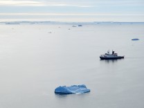 Klima: Antarktisches Meereis auf Rekordtief