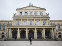 Kultur: Staatstheater Hannover suspendiert Balletchef nach Hundekot-Attacke