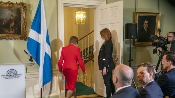 Schottland: Einen Ausweg aus dem Streit um eine schottische Unabhängigkeit hat Nicola Sturgeon nicht gefunden - dafür aber den richtigen Moment für ihren Rückzug.