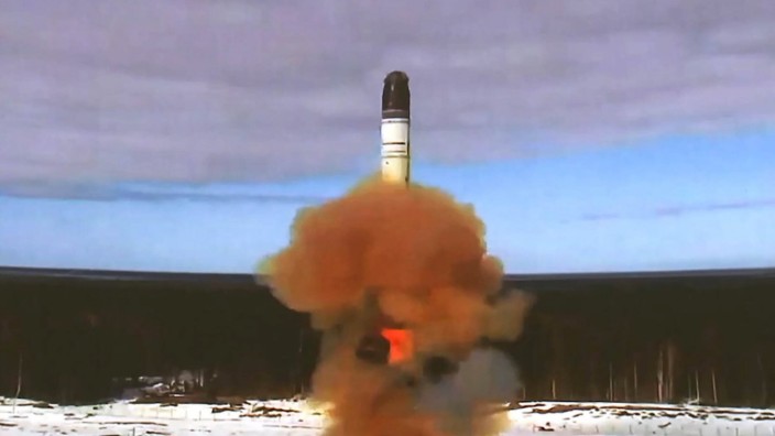 Münchner Sicherheitskonferenz: Russlands nukleare Drohung: Test einer "RS-28 Sarmat"-Interkontinentalrakete im russischen Weltraumbahnhof Kosmodrom Plessezk.