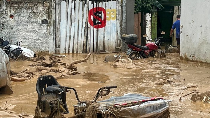 Naturkatastrophe in Brasilien: Die Regenfälle in Brasilien kosten Dutzenden Menschen das Leben.