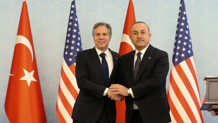 US-Außenminister: US-Außenminister Tony Blinken (l.) traf in Ankara seinen türkischen Amtskollegen Mevlüt Çavuşoğlu.