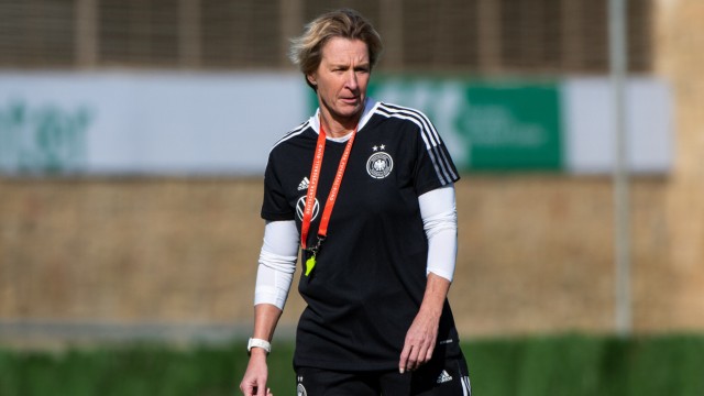 DFB-Frauen: Fokus auf das WM-Jahr: Bundestrainerin Martina Voss-Tecklenburg will die taktische Flexibilität ihres Teams weiterentwickeln.