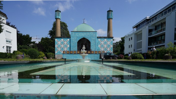 Blaue Moschee: Blick auf die Imam-Ali-Moschee des Islamischen Zentrums Hamburg (IZH). Sie wird auch Blaue Moschee genannt.